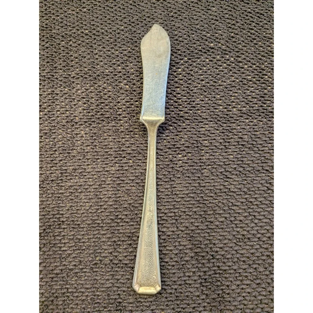 Vintage 1881 Rogers Surf Club Master Butter Knife Art Deco Silverplate